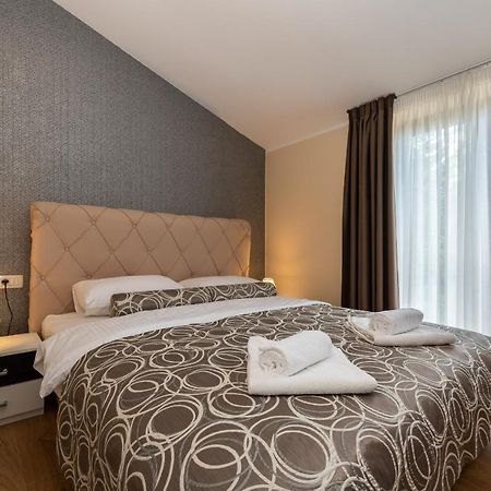 Hotel Tomazici Santalezi Exteriér fotografie