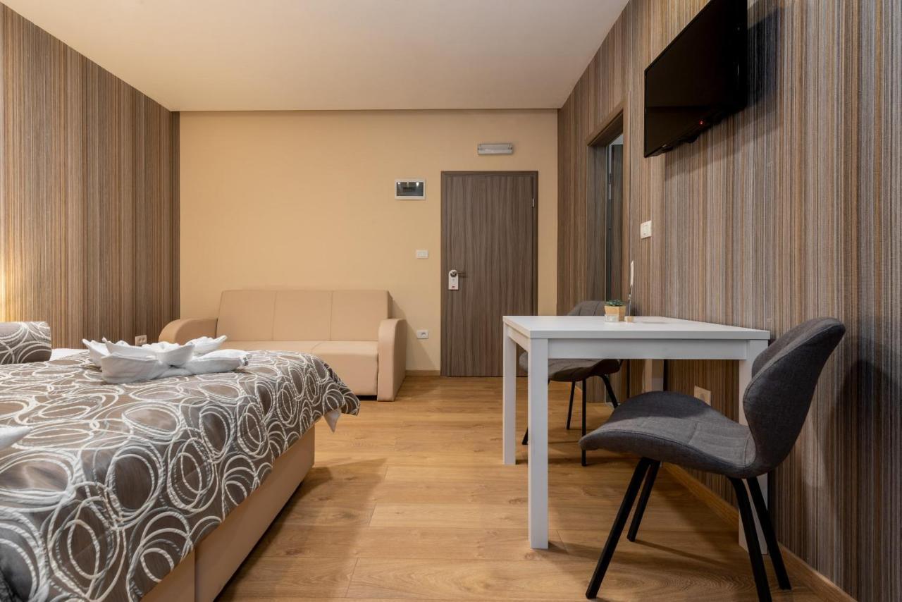 Hotel Tomazici Santalezi Exteriér fotografie