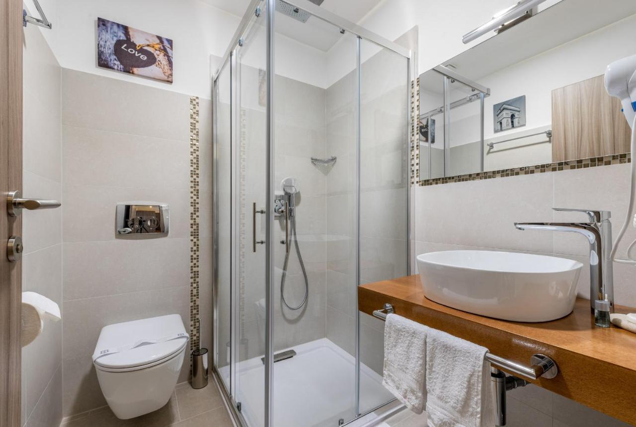 Hotel Tomazici Santalezi Exteriér fotografie